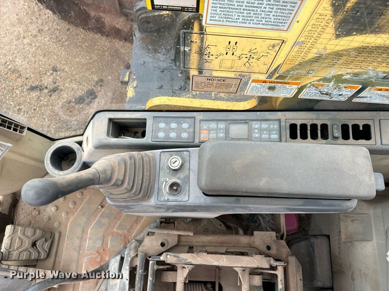 image for item DK6762 2005 Caterpillar 330C L excavator
