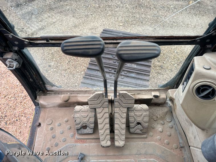 image for item DK6762 2005 Caterpillar 330C L excavator