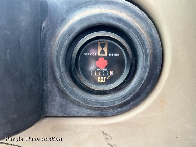 image for item DK6762 2005 Caterpillar 330C L excavator