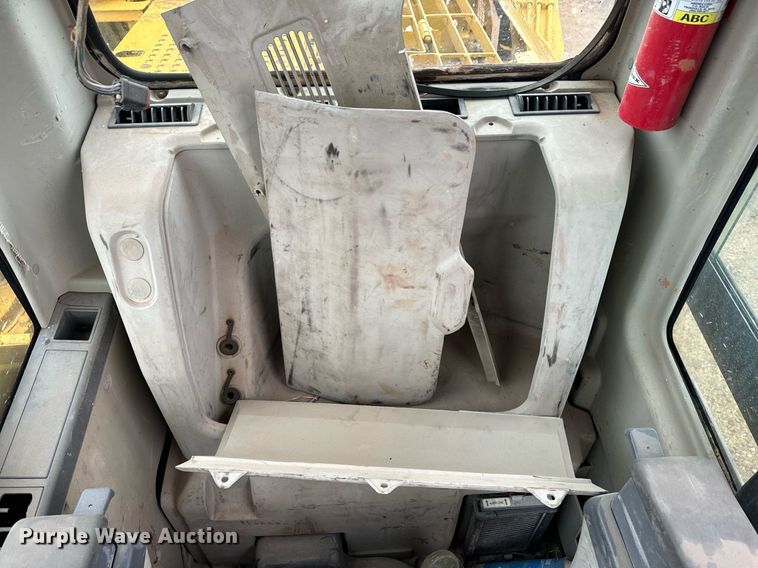 image for item DK6762 2005 Caterpillar 330C L excavator