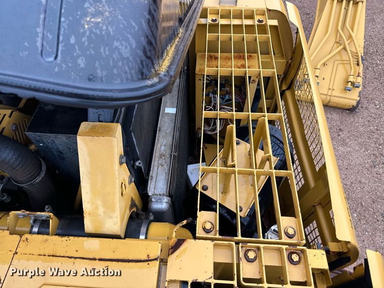 image for item DK6762 2005 Caterpillar 330C L excavator