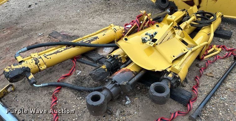 image for item DK6762 2005 Caterpillar 330C L excavator