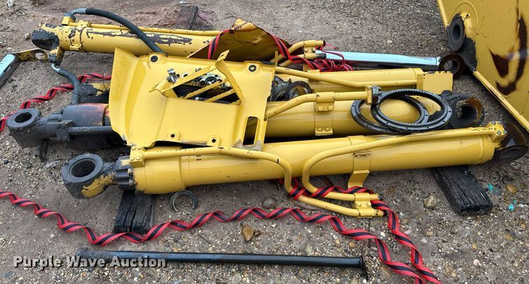 image for item DK6762 2005 Caterpillar 330C L excavator