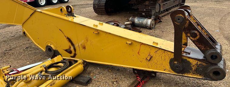 image for item DK6762 2005 Caterpillar 330C L excavator