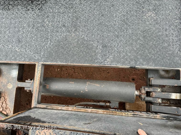 image for item DK6768 Hydraulic bale bed 