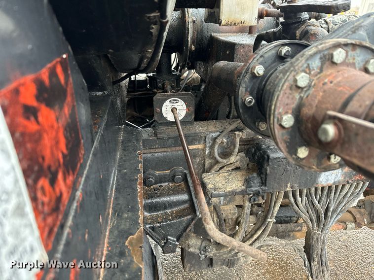 image for item DK6769 1997 Ford F800 oil distributor truck