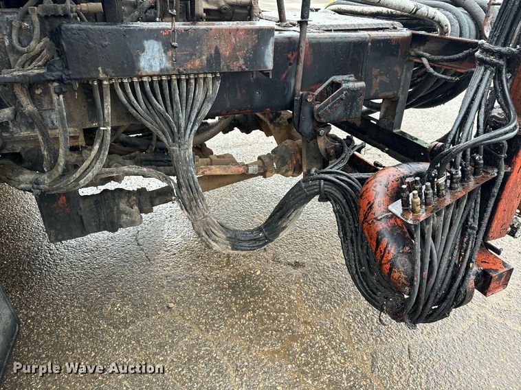 image for item DK6769 1997 Ford F800 oil distributor truck