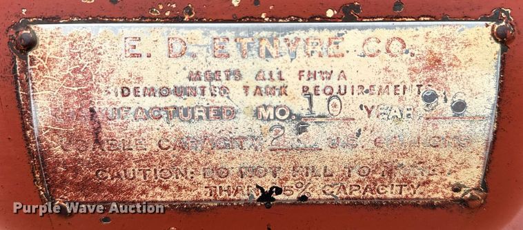 image for item DK6769 1997 Ford F800 oil distributor truck