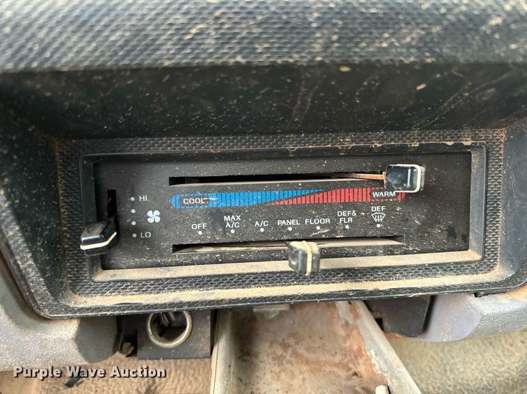 image for item DK6769 1997 Ford F800 oil distributor truck