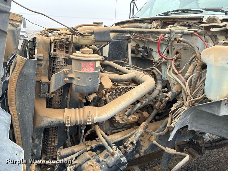 image for item DK6769 1997 Ford F800 oil distributor truck