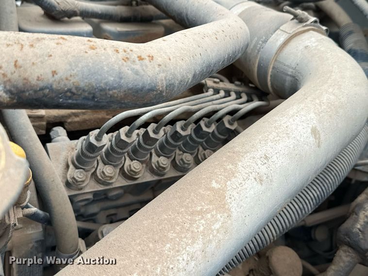 image for item DK6769 1997 Ford F800 oil distributor truck