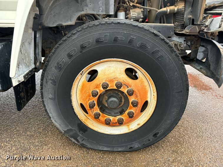 image for item DK6769 1997 Ford F800 oil distributor truck