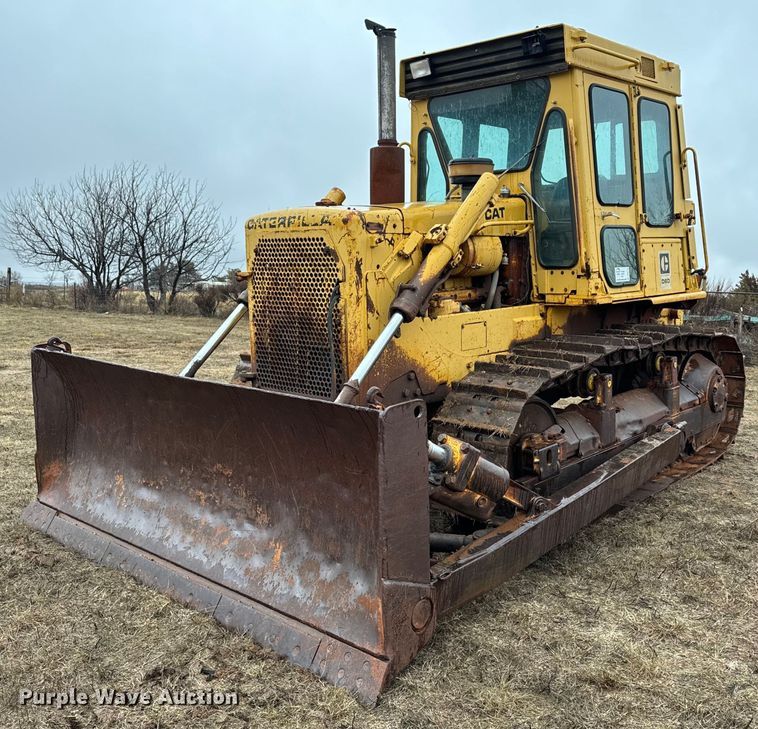 image for item DK6770 1981 Caterpillar D6D dozer