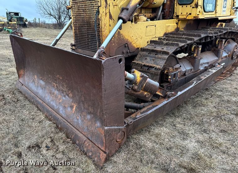 image for item DK6770 1981 Caterpillar D6D dozer