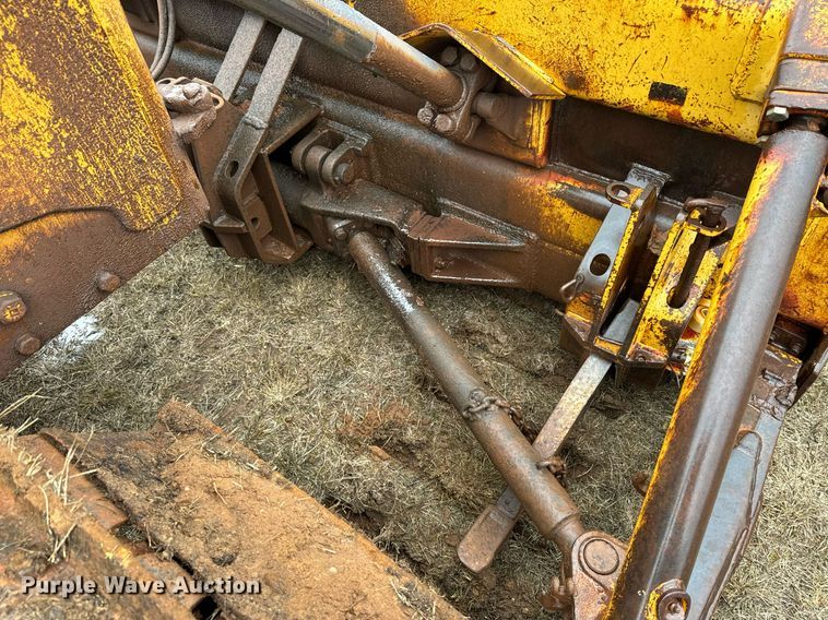 image for item DK6770 1981 Caterpillar D6D dozer