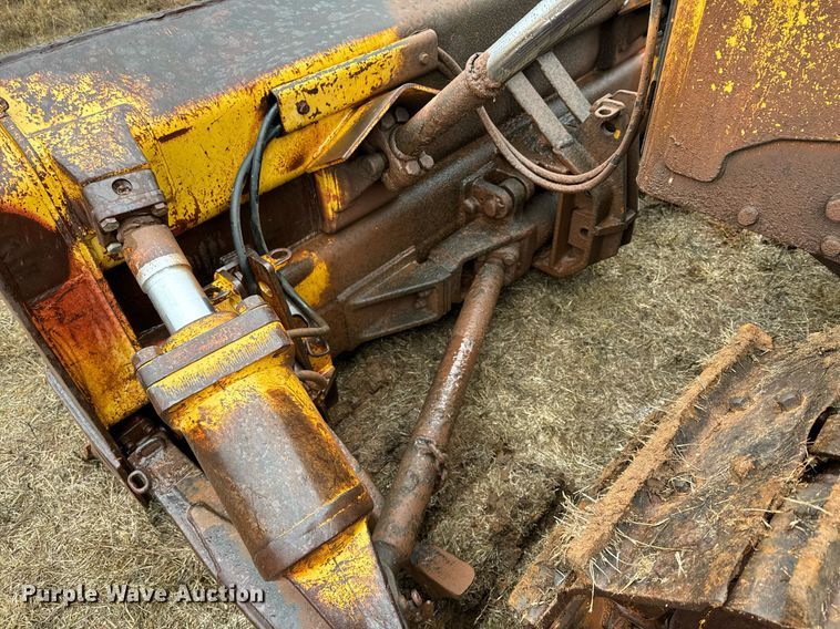 image for item DK6770 1981 Caterpillar D6D dozer