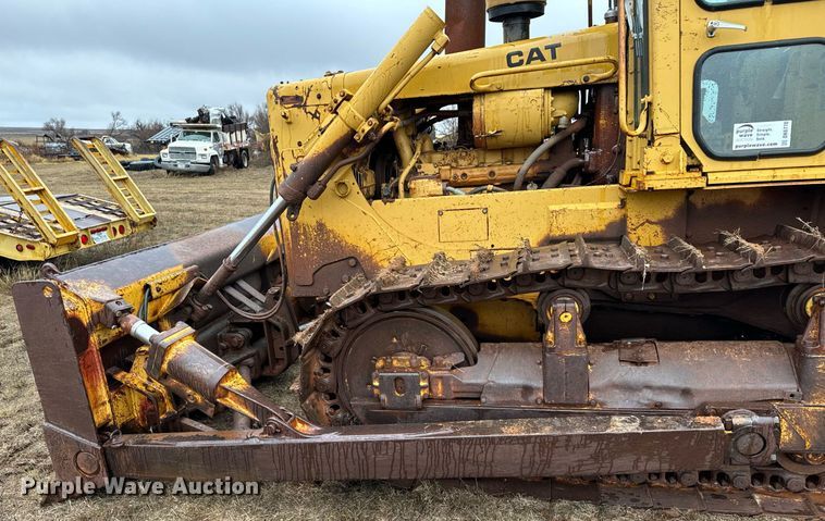 image for item DK6770 1981 Caterpillar D6D dozer