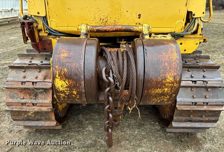 image for item DK6770 1981 Caterpillar D6D dozer