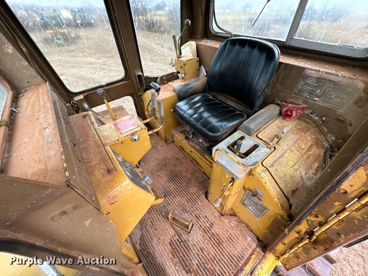 image for item DK6770 1981 Caterpillar D6D dozer
