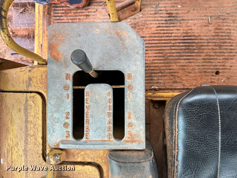 image for item DK6770 1981 Caterpillar D6D dozer