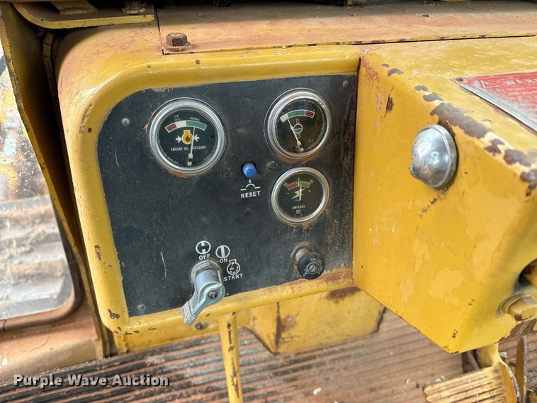 image for item DK6770 1981 Caterpillar D6D dozer