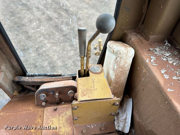 image for item DK6770 1981 Caterpillar D6D dozer