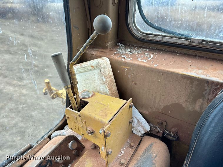 image for item DK6770 1981 Caterpillar D6D dozer