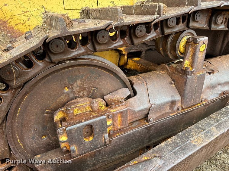 image for item DK6770 1981 Caterpillar D6D dozer