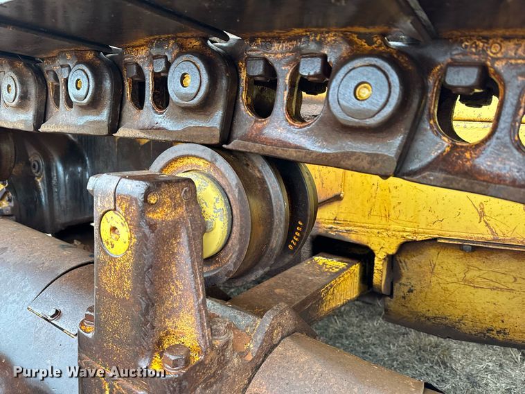 image for item DK6770 1981 Caterpillar D6D dozer