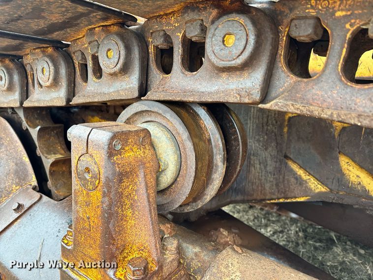 image for item DK6770 1981 Caterpillar D6D dozer