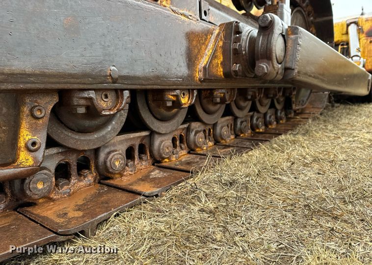 image for item DK6770 1981 Caterpillar D6D dozer