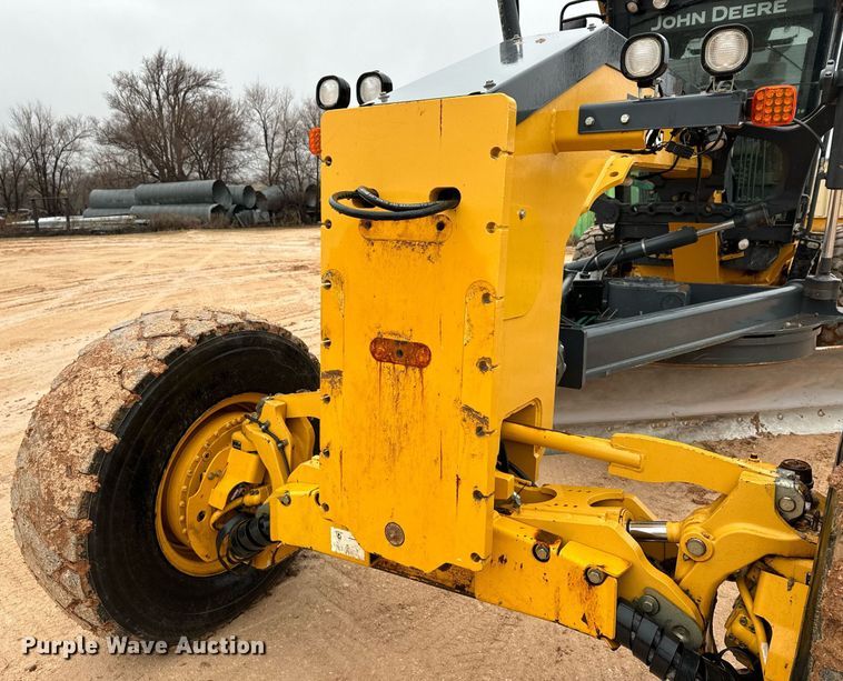 image for item DK6771 2011 John Deere 772G motor grader