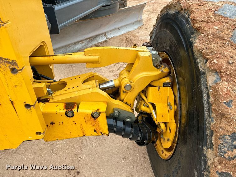 image for item DK6771 2011 John Deere 772G motor grader