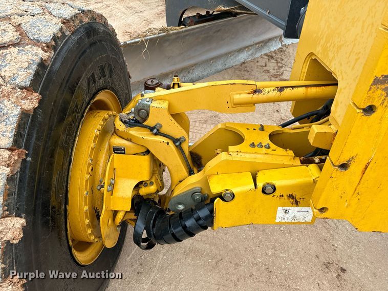 image for item DK6771 2011 John Deere 772G motor grader