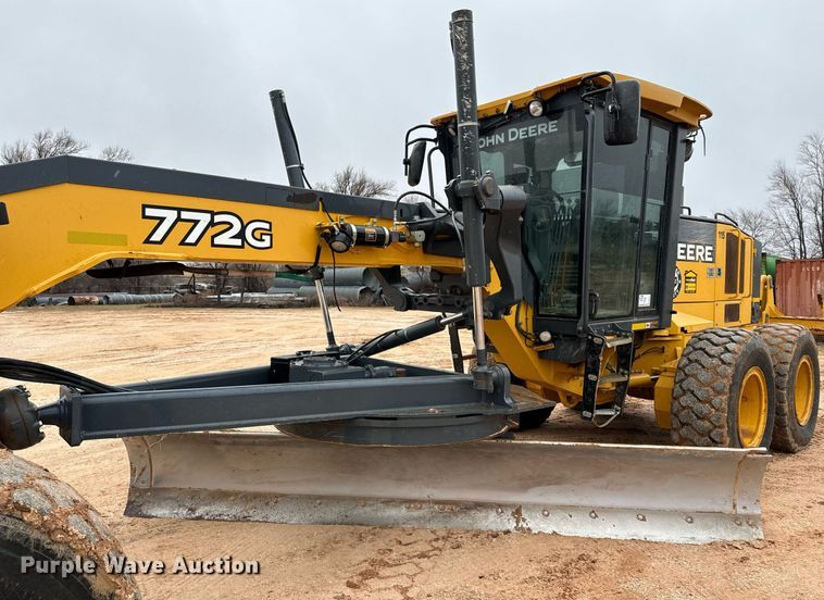 image for item DK6771 2011 John Deere 772G motor grader