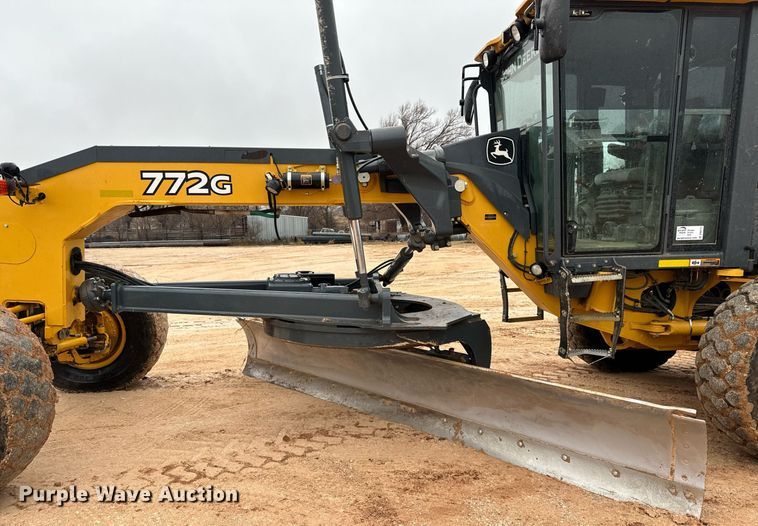 image for item DK6771 2011 John Deere 772G motor grader