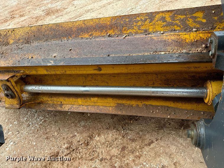 image for item DK6771 2011 John Deere 772G motor grader