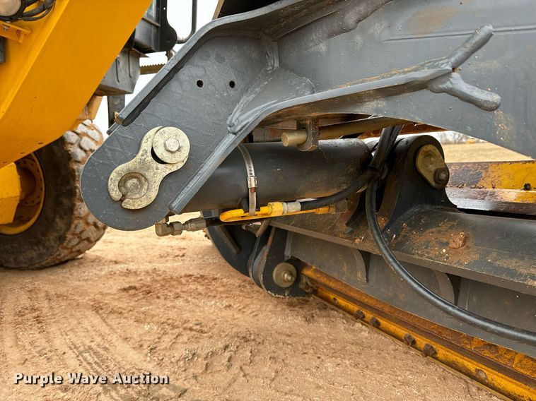 image for item DK6771 2011 John Deere 772G motor grader