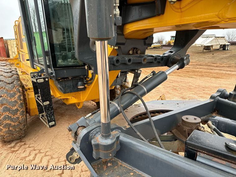 image for item DK6771 2011 John Deere 772G motor grader