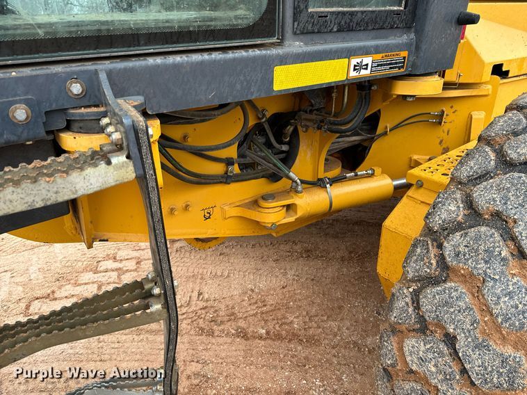 image for item DK6771 2011 John Deere 772G motor grader