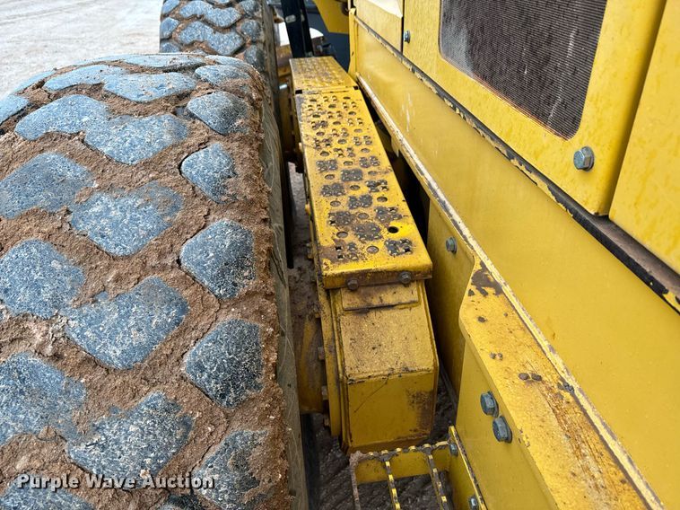 image for item DK6771 2011 John Deere 772G motor grader