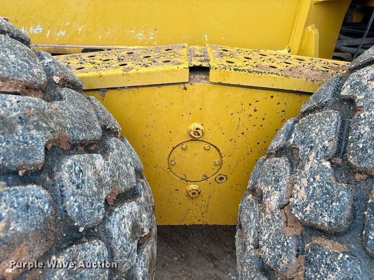 image for item DK6771 2011 John Deere 772G motor grader