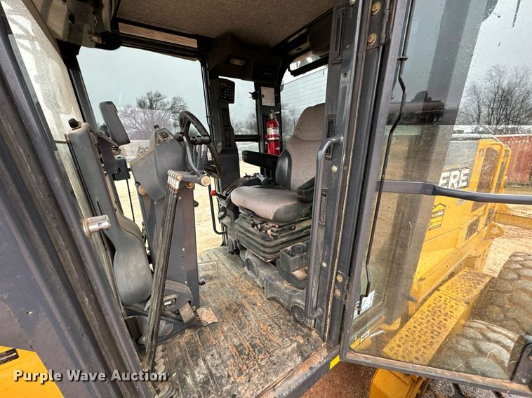 image for item DK6771 2011 John Deere 772G motor grader