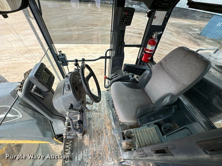 image for item DK6771 2011 John Deere 772G motor grader