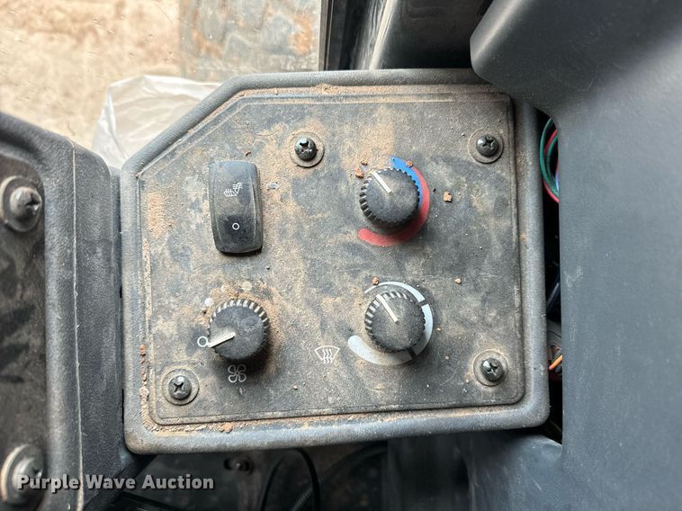 image for item DK6771 2011 John Deere 772G motor grader