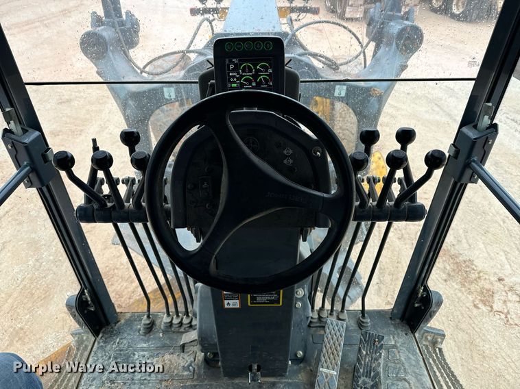 image for item DK6771 2011 John Deere 772G motor grader