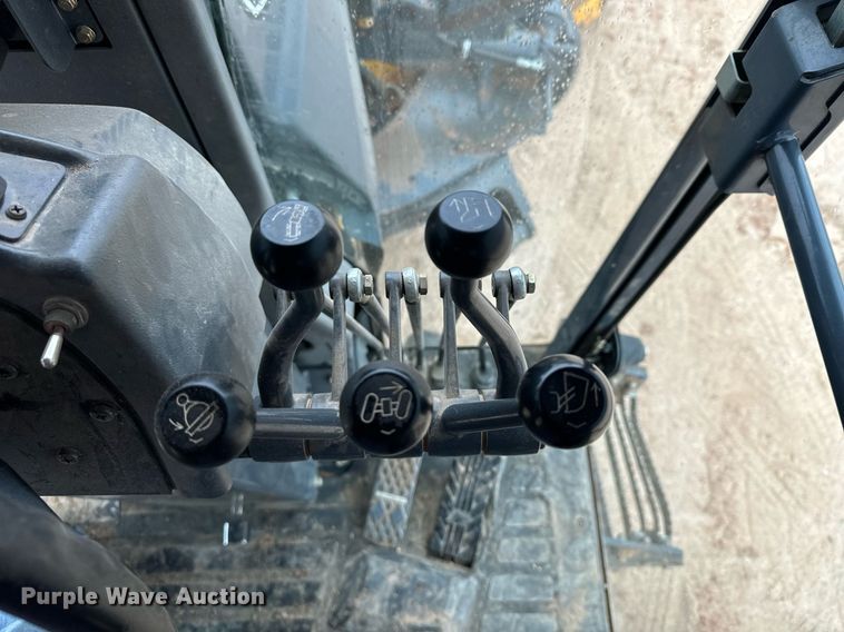 image for item DK6771 2011 John Deere 772G motor grader