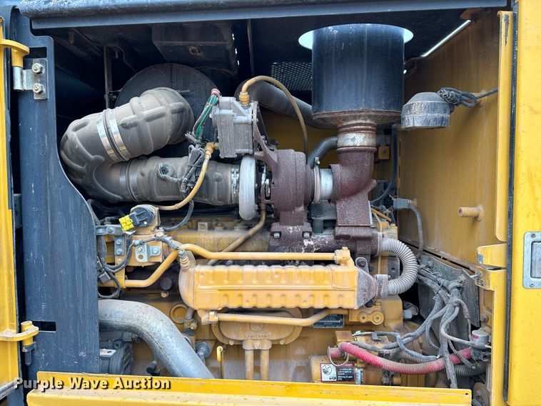 image for item DK6771 2011 John Deere 772G motor grader