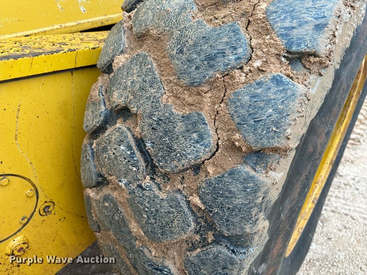 image for item DK6771 2011 John Deere 772G motor grader