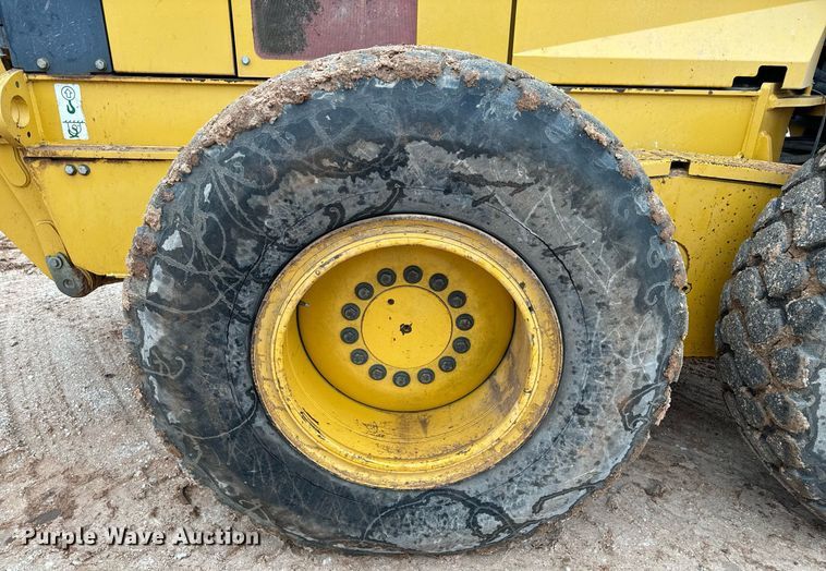 image for item DK6771 2011 John Deere 772G motor grader